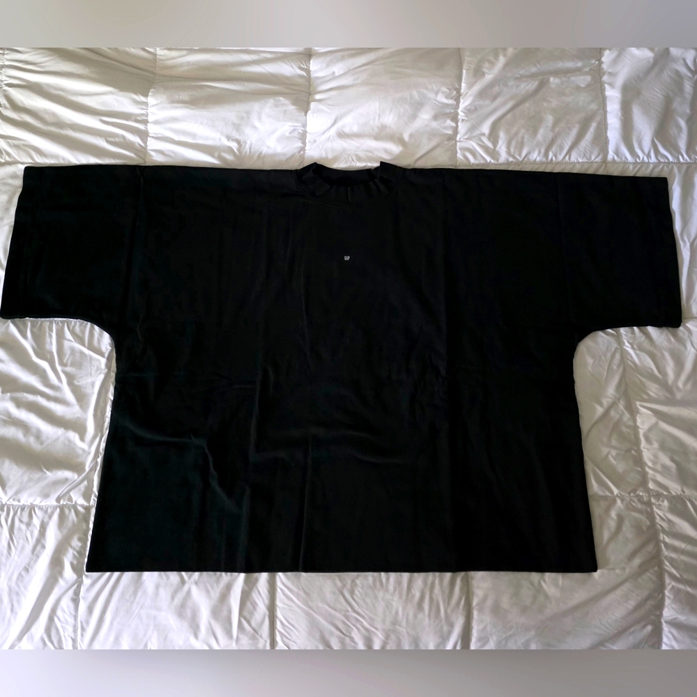 Yeezy Gap Engineered By Balenciaga No Seam Logo Tee Size XL Black